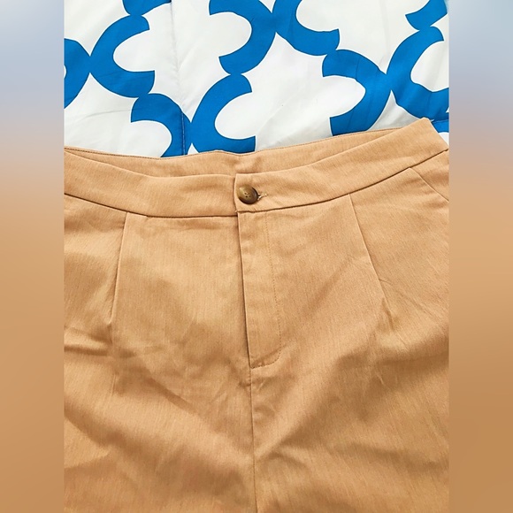 Summer Tan Kaki Shorts  Size (L) - Picture 3 of 5